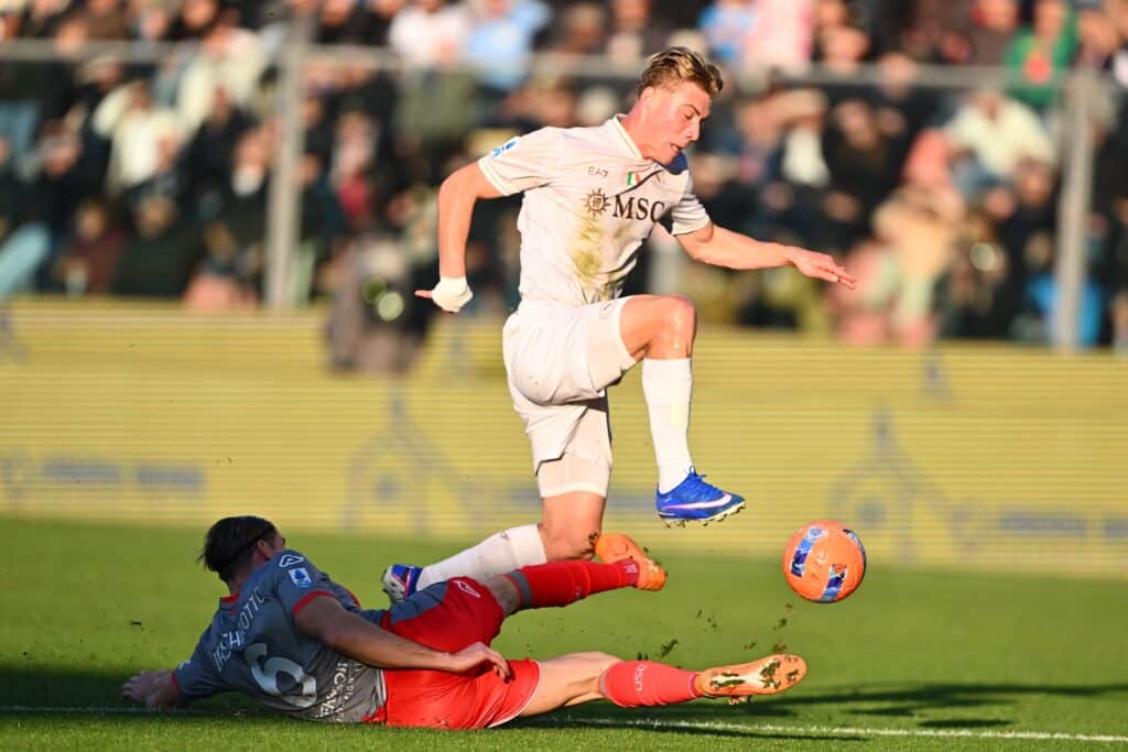 排名即時影響:榜首易手又定返?