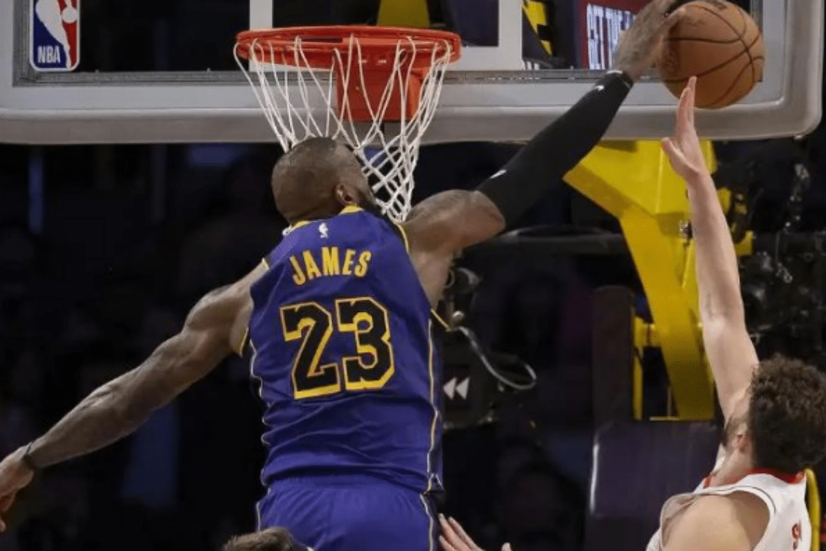 火箭湖人網民食花生